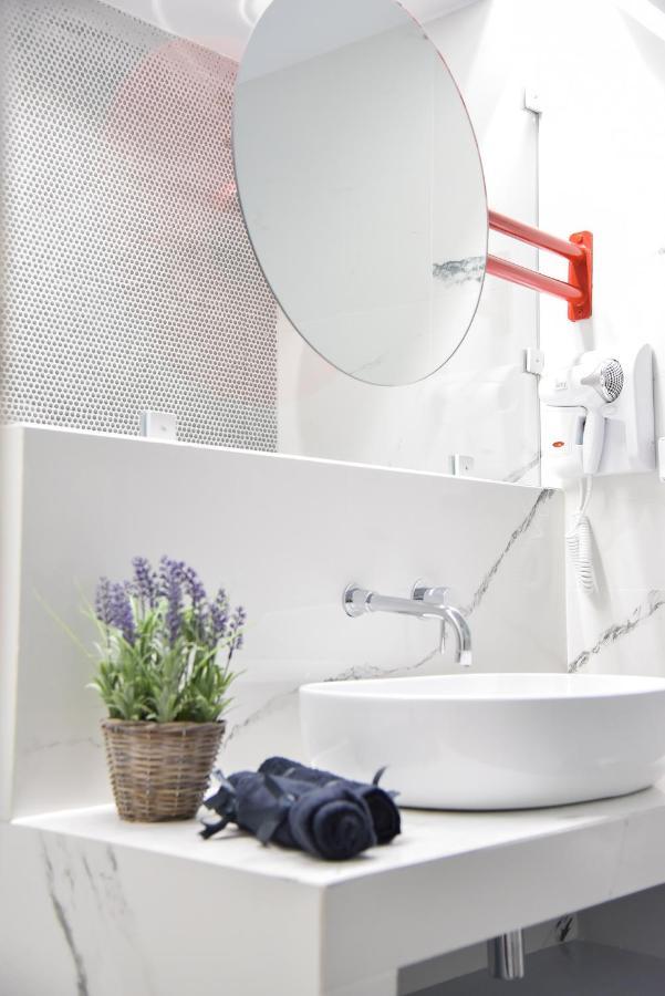 Central44 Yolo Casual Suite Athens Ngoại thất bức ảnh