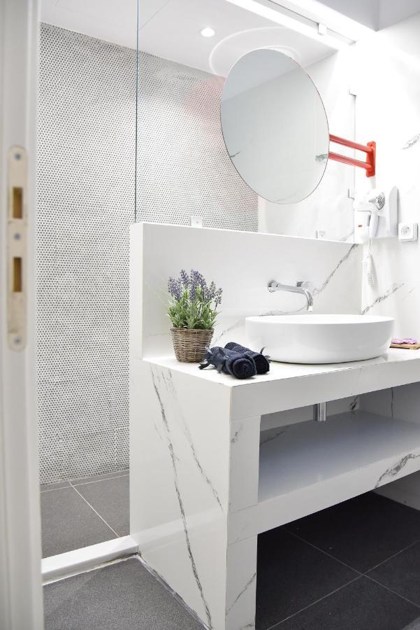 Central44 Yolo Casual Suite Athens Ngoại thất bức ảnh